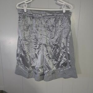 AND1 Basketball Shorts Mens Large Silver Grey Satin Mesh Athletic ANM201SH00